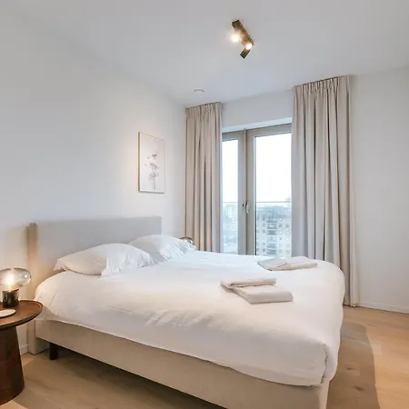 Modern With Balcony & Parking Semesterbostad Oostende