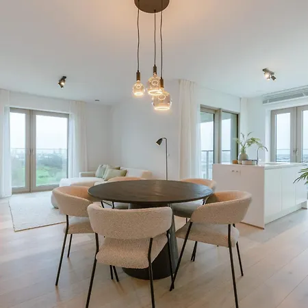 Modern With Balcony & Parking * Ostende