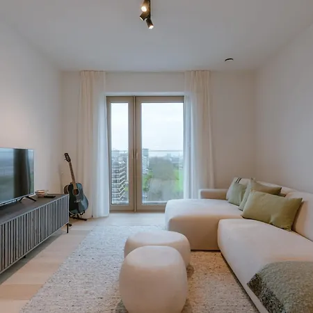 Modern With Balcony & Parking Vakantiehuis